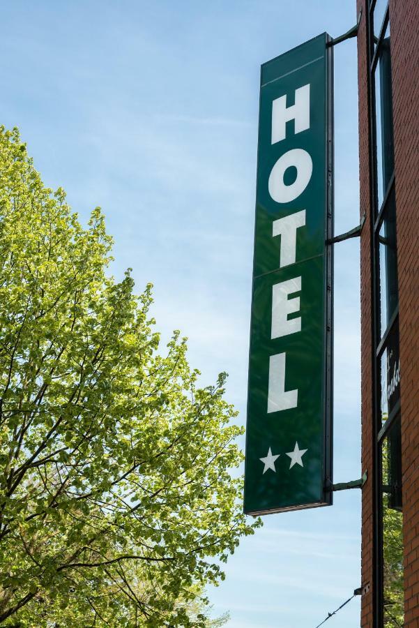 Hotel Garabel Plaisir Exterior photo